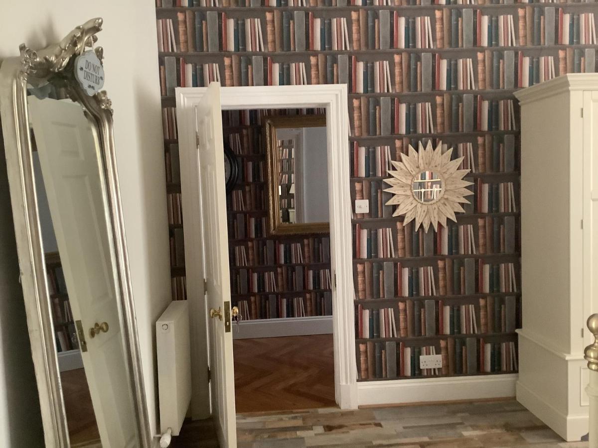 A Room In The City - West — Photos 2